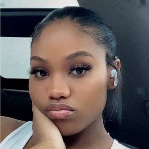 Meet your Posher, Krista